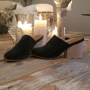 Ceri Hoover Mule Shoes